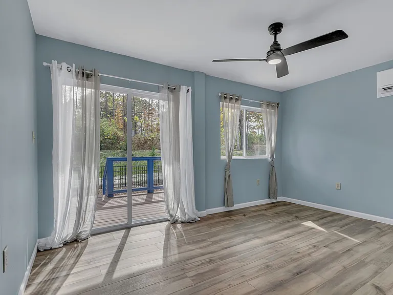 1406 Container Way — Photo 12