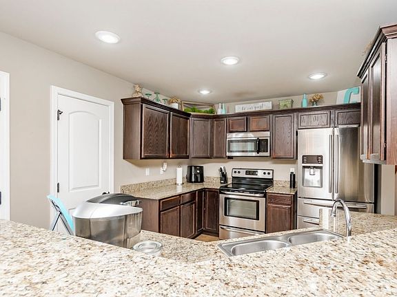 5th image of 42395 Cedarstone Ave