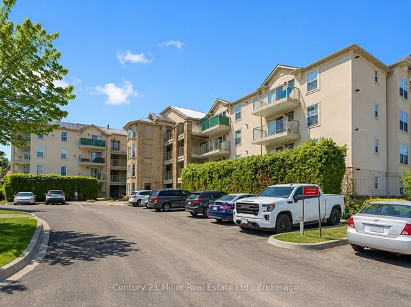 1450 Bishops Gate #111, Oakville, ON L6M 4N1
