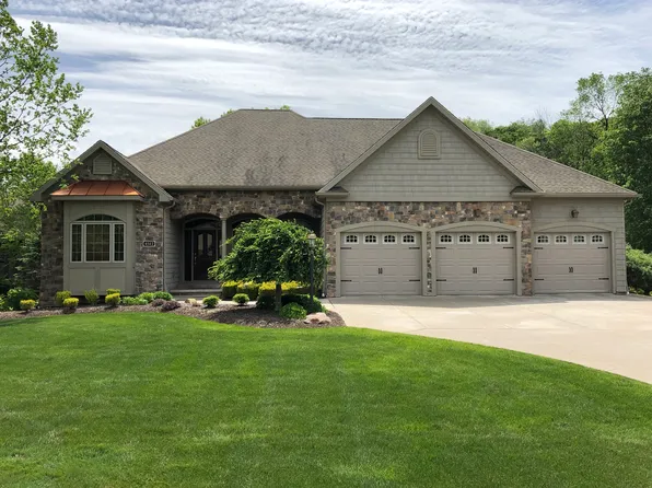 4512 Castlemaine Ct, Akron, OH 44333
