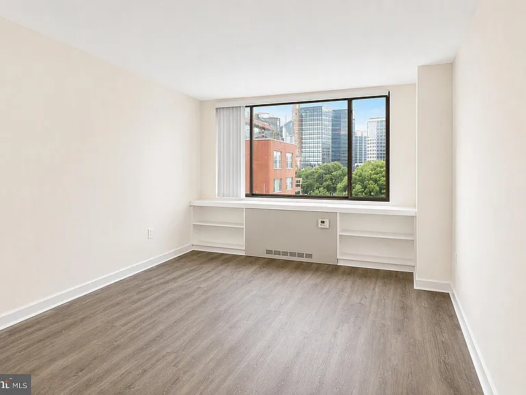 1111 Arlington Blvd #928 — Photo 2