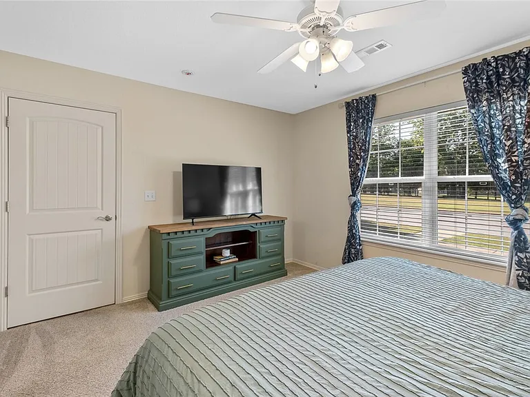 4462 W Alberta St — Photo 15