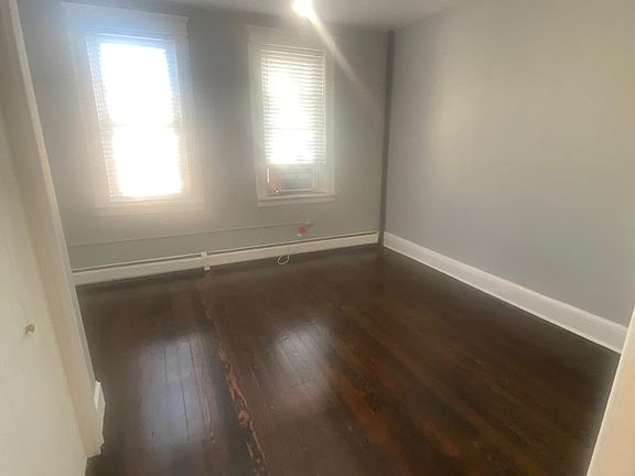 4th image of 686 Summit Ave APT 3
