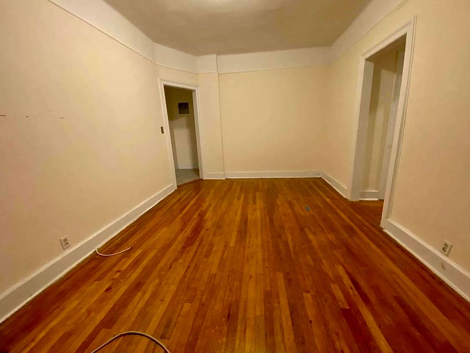 1st image of 30-02 Bway #2B