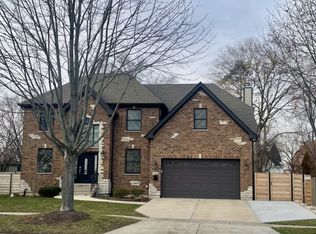 114 N Oak St, Palatine, IL 60067