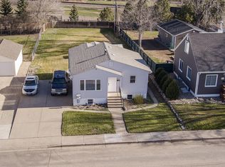 1016 Lake Ave, Bismarck, ND 58504
