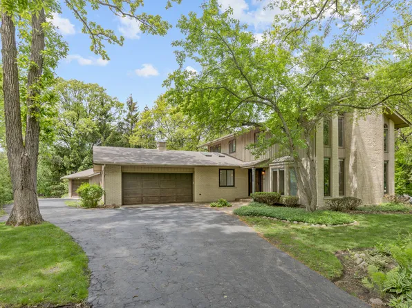 3N894 Thornapple Rd, Saint Charles, IL 60174