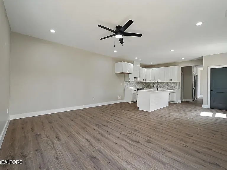 3353 Lay Ave SE — Photo 7