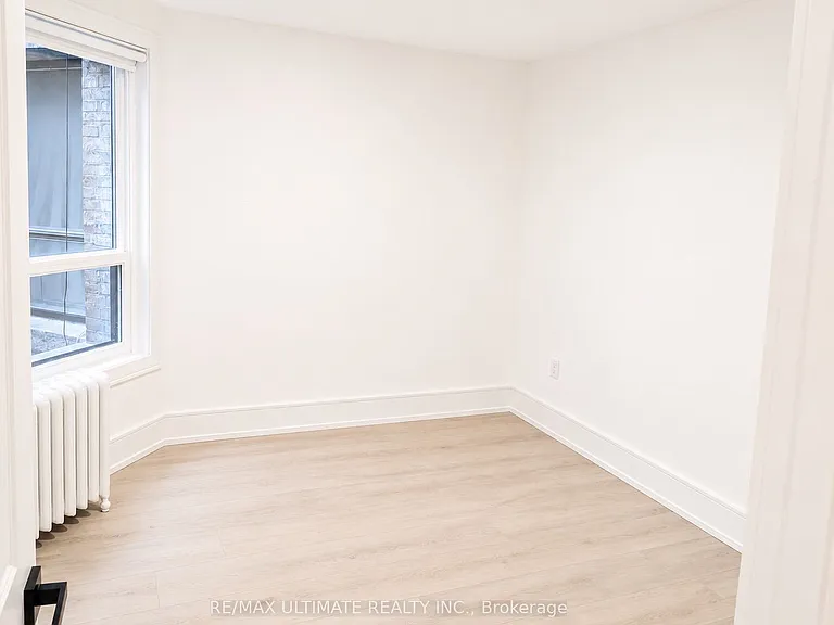 810 Bloor St W #200 — Photo 12
