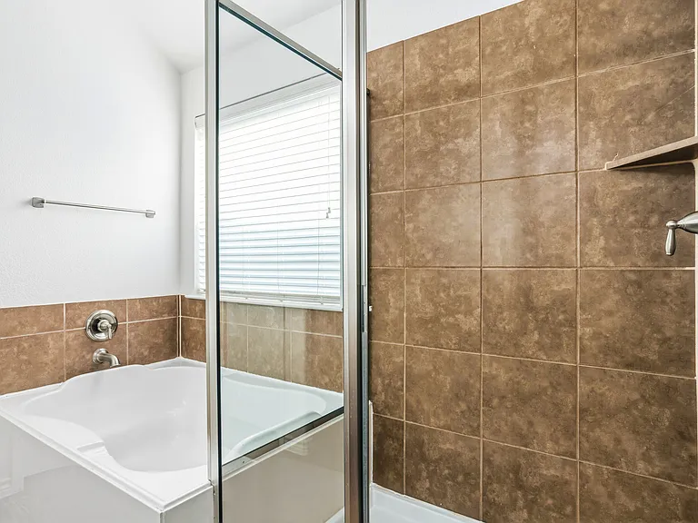 11901 Summer Springs Dr — Photo 20