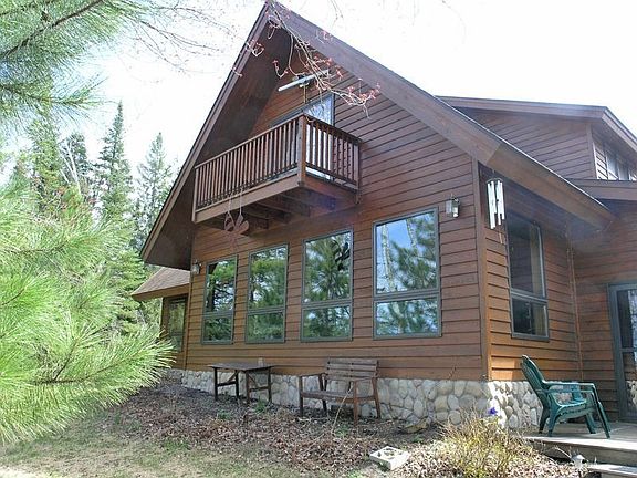 2 bedrooms offer private balconies.