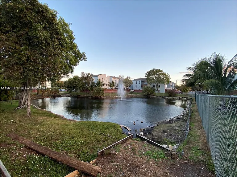 1735 W 60th St #M301 — Photo 29
