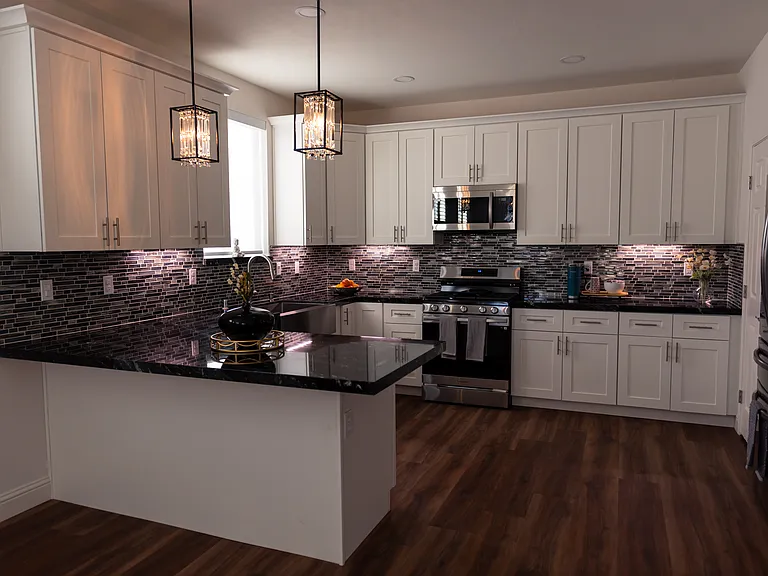 649 N Plumas Dr — Photo 10