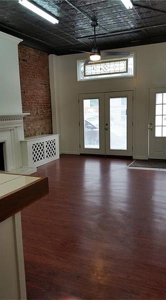 2nd image of 606 Main St #1