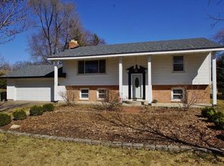 2441 Pleasant View Dr, New Brighton, MN 55112