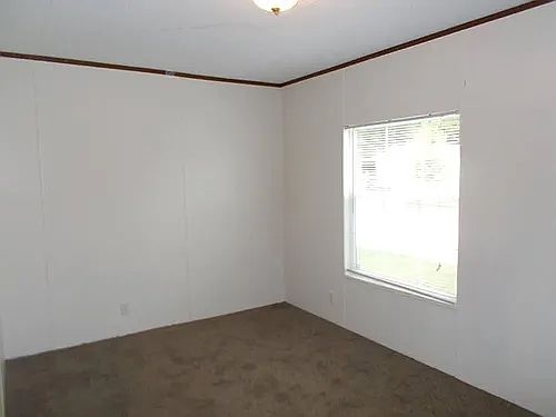 3rd image of 179 Doe Run Ct