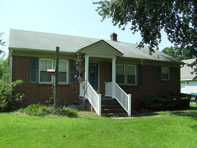 1st image of 235 Charlotte St