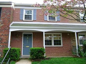 1st image of 524 Azalea Dr #42