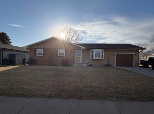 3035 Wendell Dr, Hastings, NE 68901