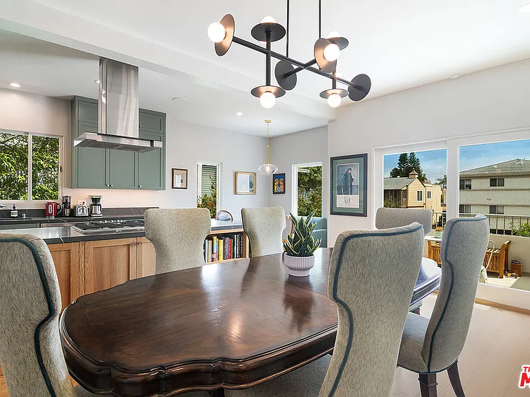 8021 Blackburn Ave #U — Photo 14