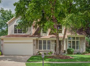 911 Christa Ct, Elk Grove Village, IL 60007