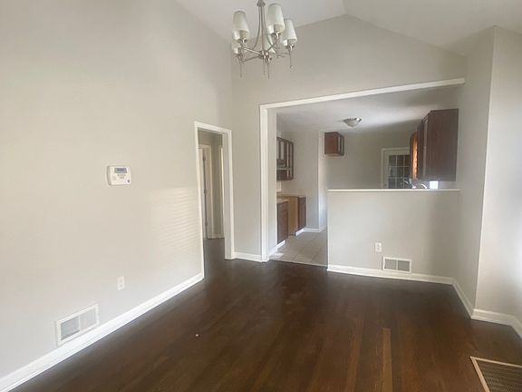 4th image of 3921 Wabash Ave