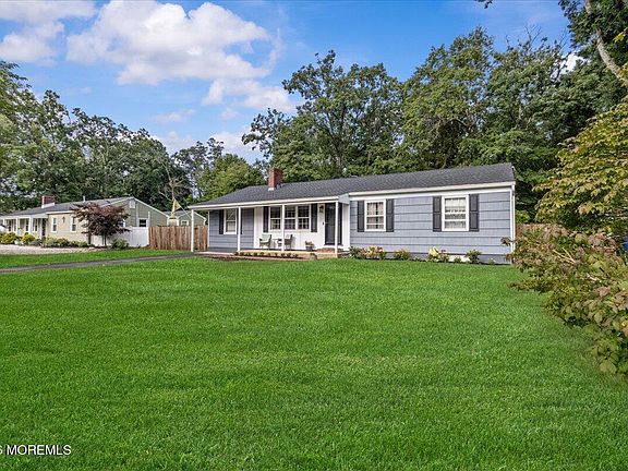 3rd image of 832 Bartlett Place