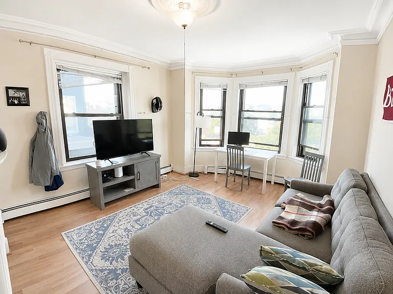 309 W Broadway #2 — Photo 1