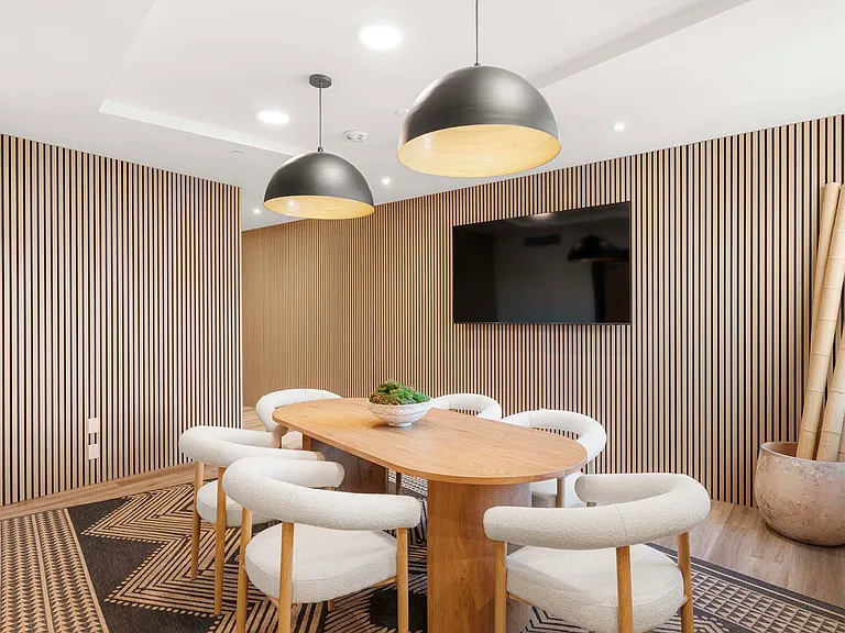 Eddy Redondo Residences — Photo 16