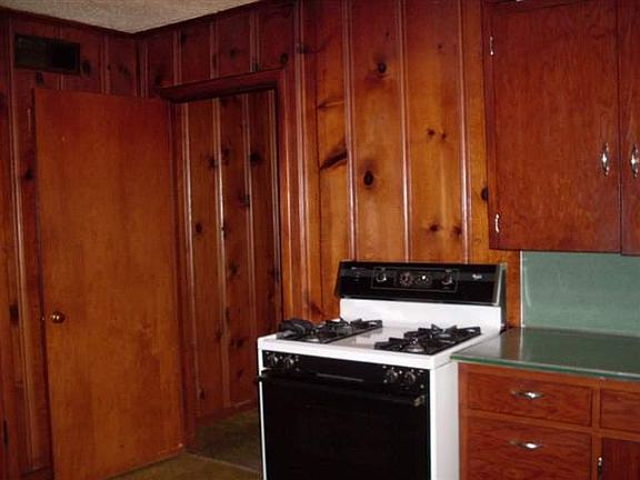 3rd image of 1202 N Parkdale Dr