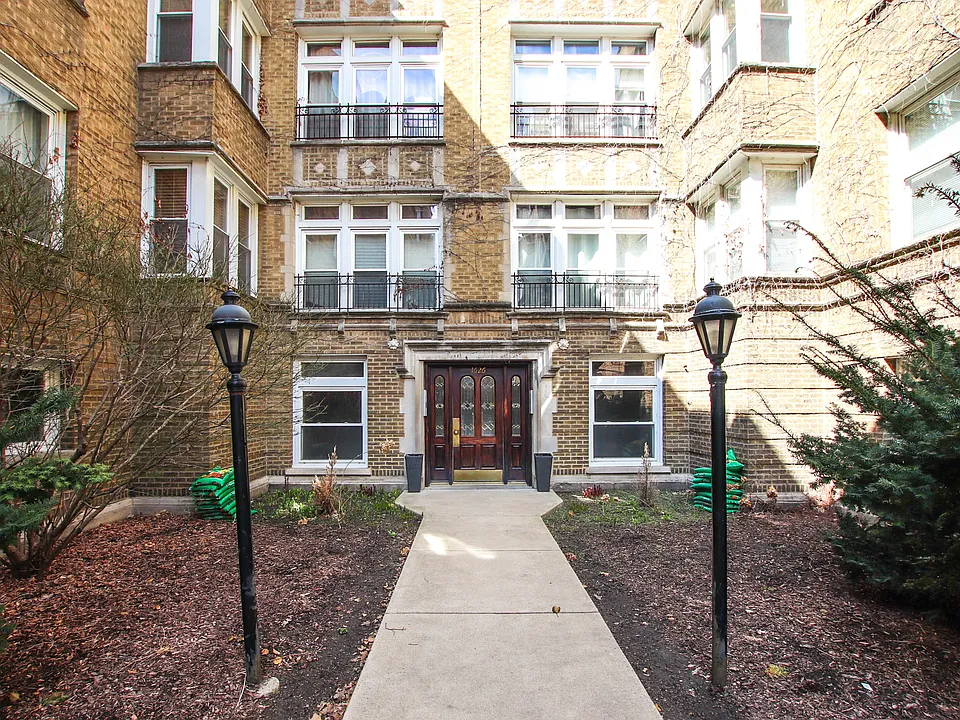 1626 W Farwell Ave #1F