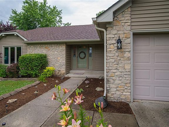 4th image of 156 Foxwood Dr