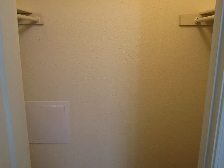 4402 - 4404 Jeana Court — Photo 32