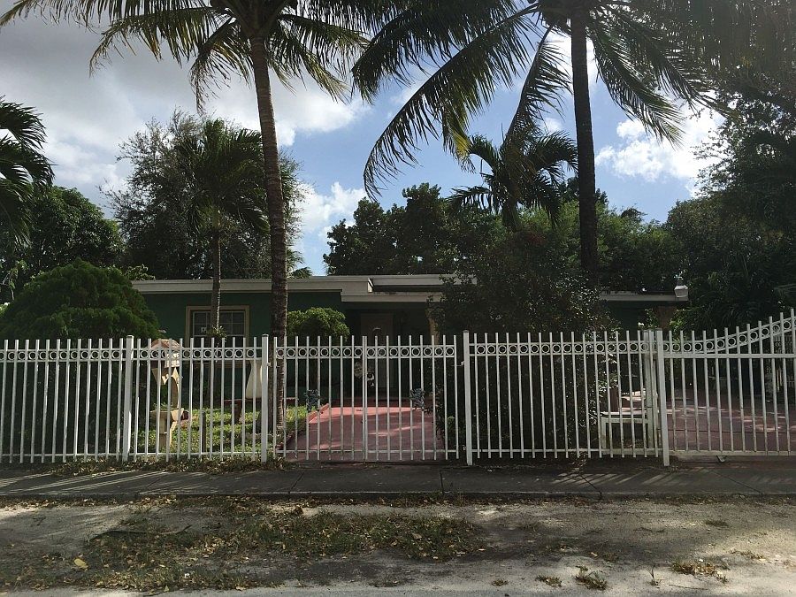 1st image of 720 NE 141st St