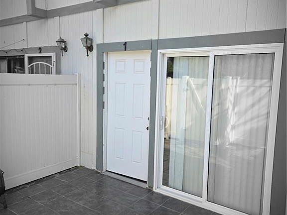 4th image of 22865 Del Valle St #22865