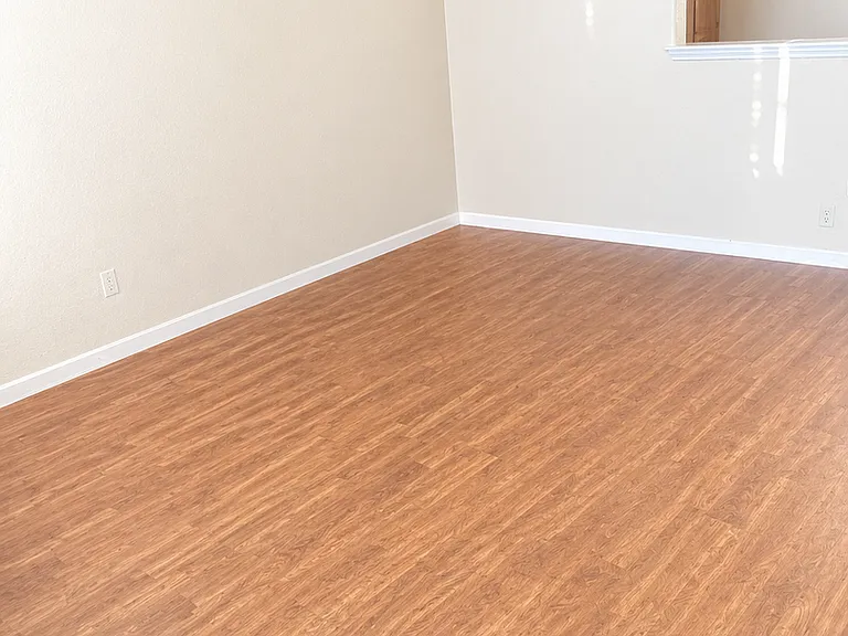 6704 Griffith Loop — Photo 4