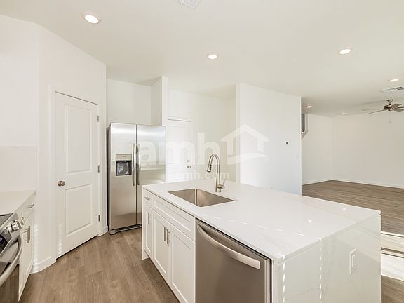 4th image of 2481 Dolly Ave