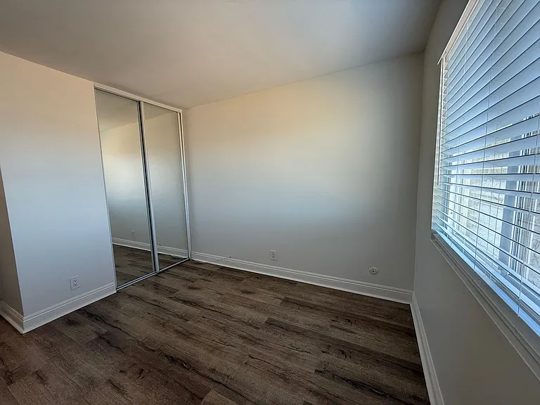 1475 Oakdale Ave — Photo 13