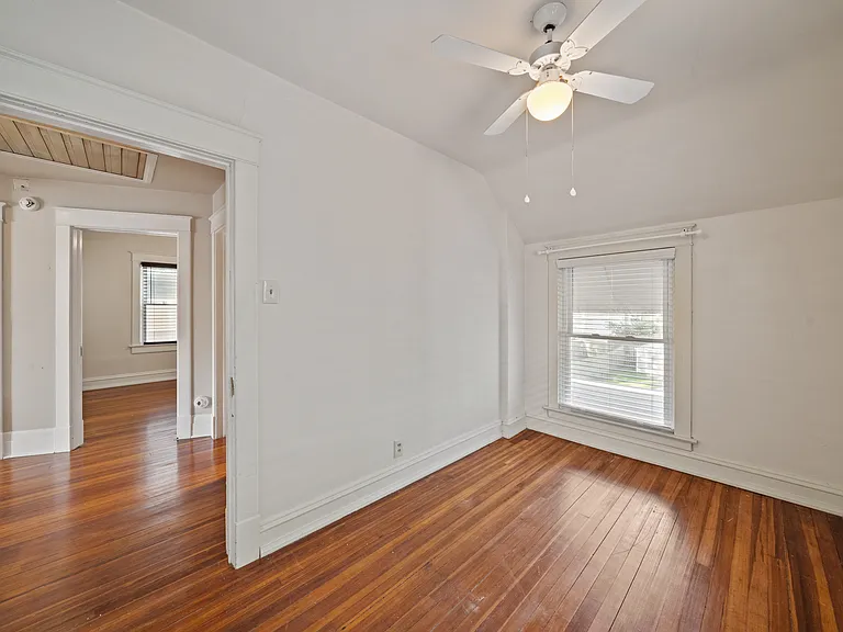 4016 Clark Ave — Photo 11