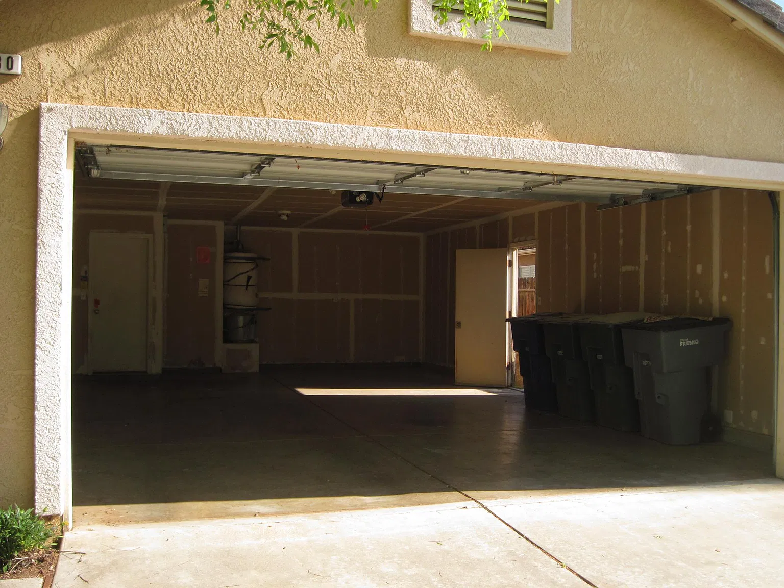 E Omaha Ave, Fresno — Photo 2
