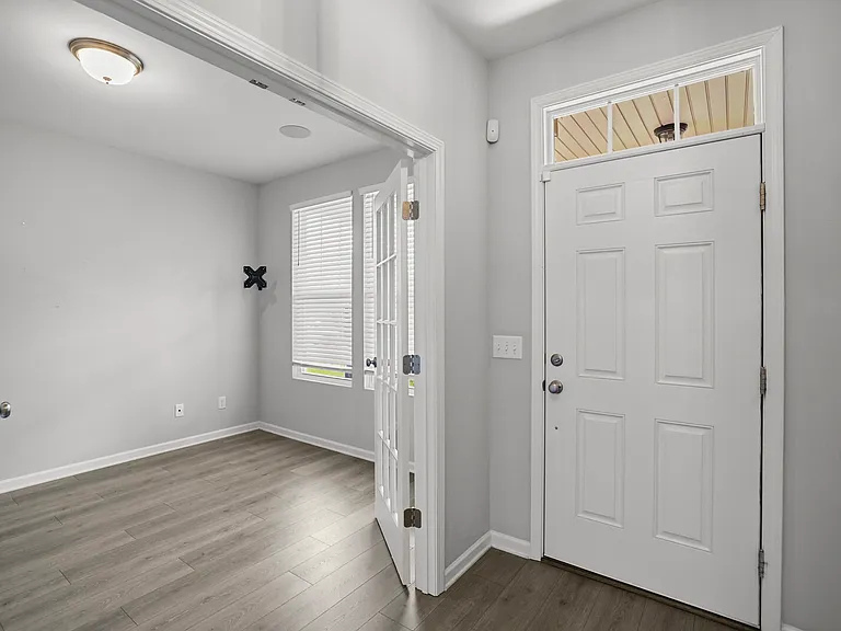 2861 Meadow Gln — Photo 9