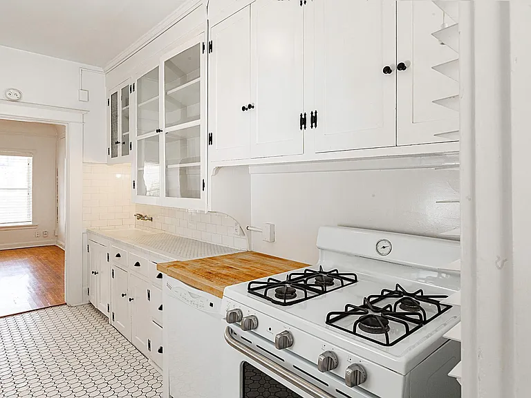 Kensington Apartments — Photo 36