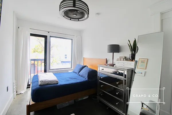 Rented by Grand & Co. | media 10