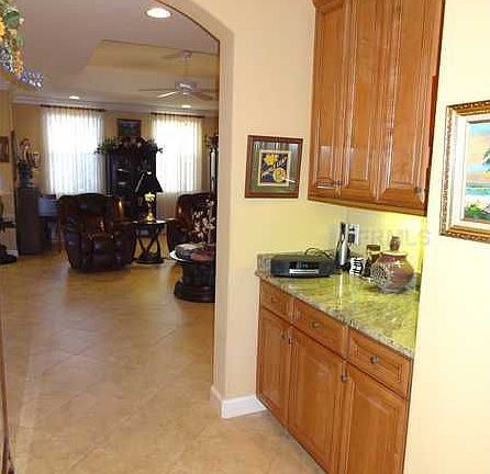5th image of 613 Pigeon Ln
