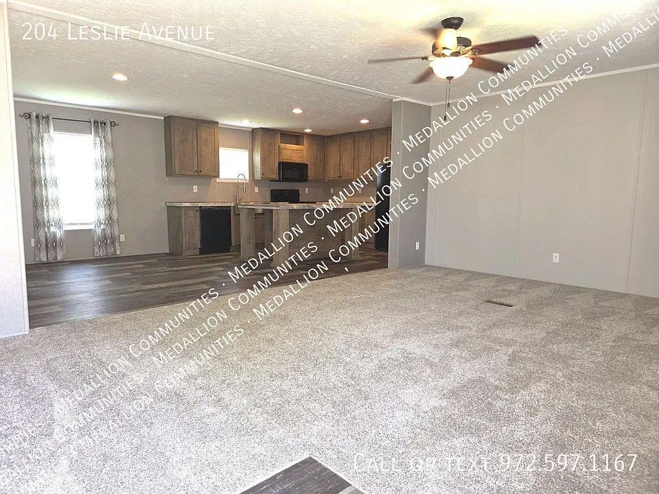 204 Leslie Ave
