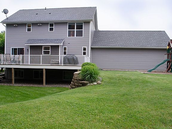 3rd image of 5986 Mallard Ponds Dr