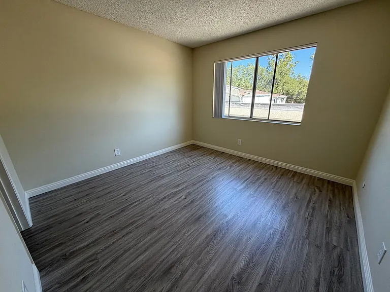 5245 Chesebro Rd — Photo 28