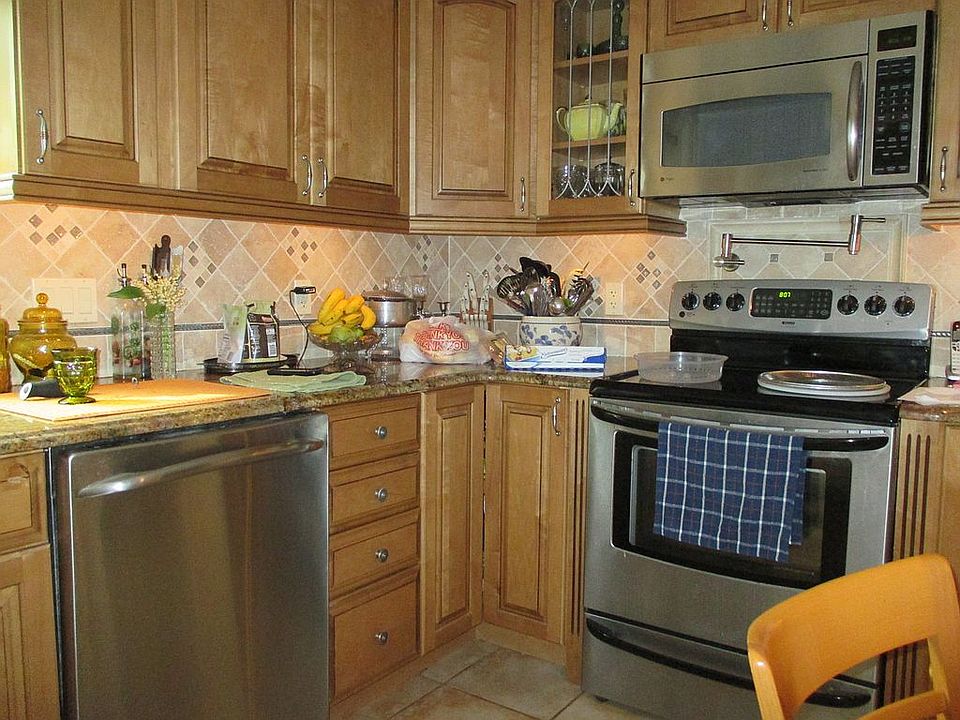 2nd image of 80 Franklin Ave