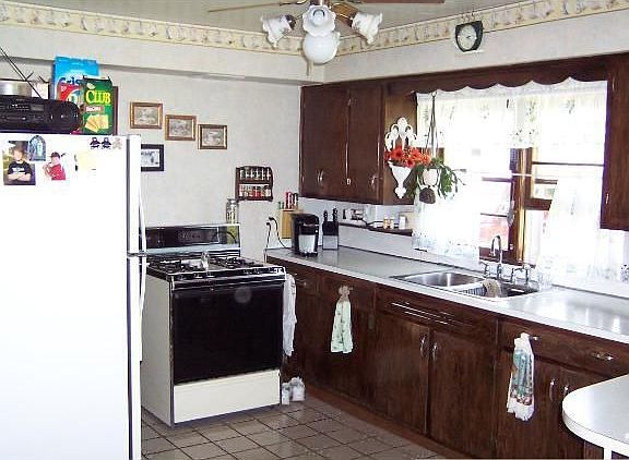 2nd image of 202 Lincoln Ave S
