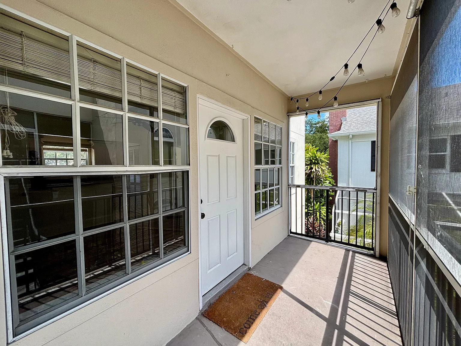 2 bed, 755 sqft, $2,300 — Photo 2